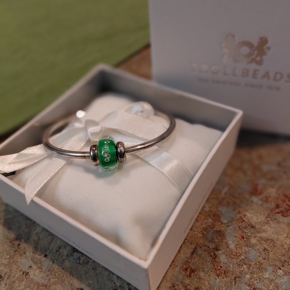 Trollbeads Green Glass and Silver Bangle Bracelet - Picture 3 of 5
